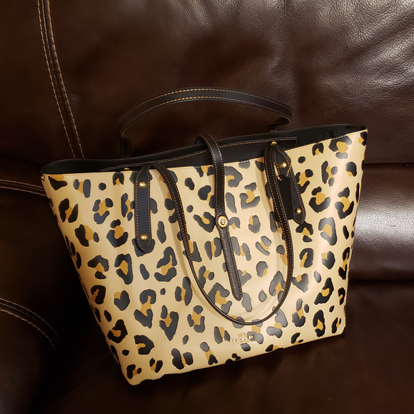 coach leopard market tote